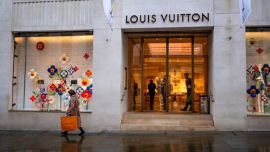 Foto de Termômetro do luxo, LVMH volta a crescer após aperto na China e anima mercado premium