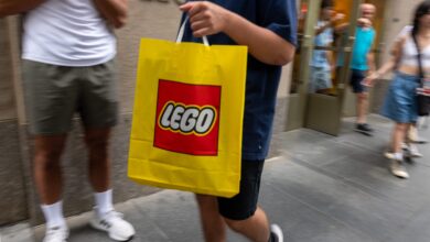 Foto de novo benefício oferece R$ 5,2 mil em Lego para funcionários